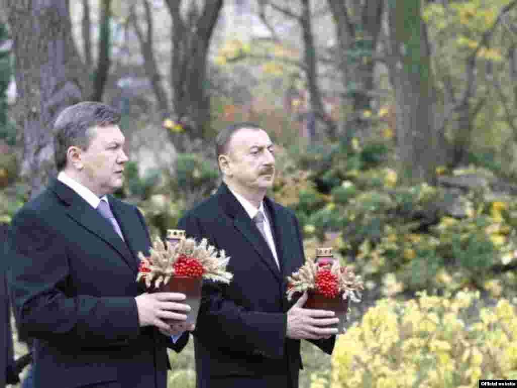 Президенти України та Азербайджану, Віктор Янукович і Ільгам Алієв, Київ, 28 жовтня.Photo from official website