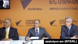 Armenia - Opposition leaders Raffi Hovannisian (L), Seyran Ohanian (C) and Vartan Oskanian hold a press conference, 27 March 2017.