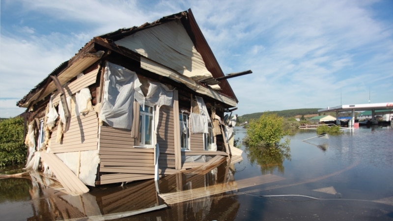 Над 30 загинати во обилните поплави во Бразил 