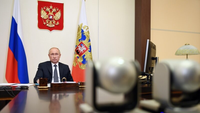 Putin njofton se Rusia ka zhvilluar një vaksinë për luftimin e koronavirusit