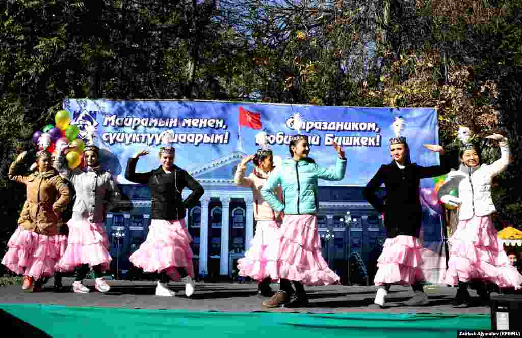 Бишкектеги майрамдан бир көрүнүш