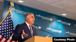 Washington - Iran opposition figure Prince Reza Pahlavi speaking at the Washington Institute. Dec. 14, 2018