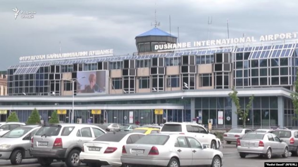 Сотрудник аэропорта Душанбе совершил самоубийство в знак протеста против задержки зарплаты