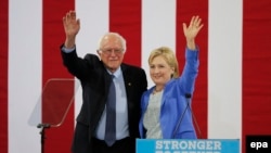 Bernie Sanders i Hillary Clinton, Nju Hempšir 11. jul 2016.