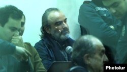 Арменияның оппозициялық саясаткері Жирайр Сефилян сотта отыр. Ереван, 2 ақпан 2018 жыл.