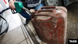 Почему (и как) дорожал бензин в Крыму (фотогалерея)