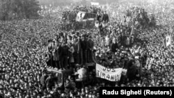 București, 22 decembrie 1989, protest în fața sediului Comitetului central