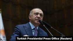 Турција- Турскиот претседател Реџеп Таип Ердоган се обраќа пред пратениците од неговата Партија на правдата, 19.02.2020
