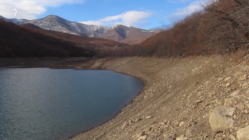 В крымских водохранилищах вода продолжает убывать, реки высыхают (+фото)