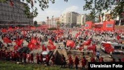 Архівне фото: прихильники КПУ святкують 1 Травня на Європейській площі в Києві, 2013 рік