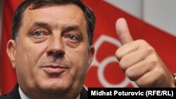 Koliko je raspisivanje referenduma o Danu Republike Srpske pomoglo Dodiku da se zaborave poslednje afere?