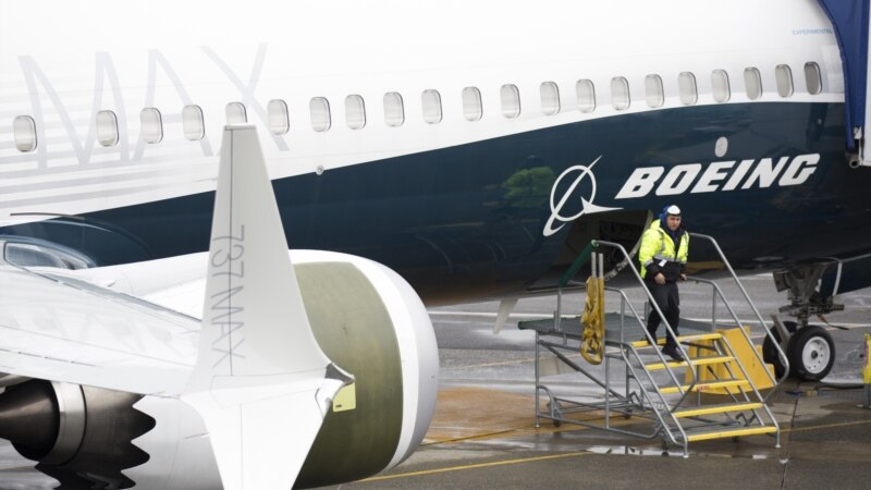 Боинг открил нов проблем со софтверот на авионите 737 Макс 
