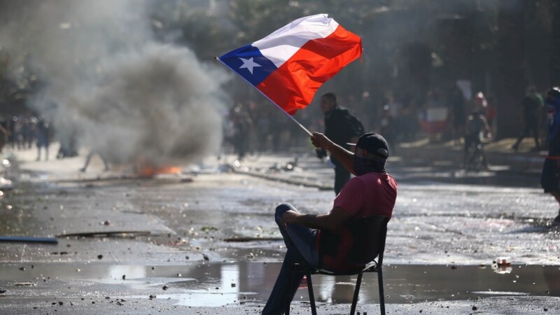Vlada Čilea pod pritiskom više od milion demonstranata