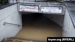 Затопленный подземный переход в Ялте. Иллюстрационное фото