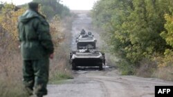 Боевики группировки «ДНР» покидают позиции возле села Петровское. 3 октября 2016 года