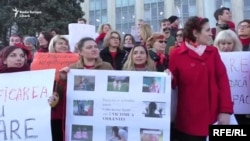 Protest în roșu! protest la Chișinău pentru ratificarea Convenției de la Istanbul