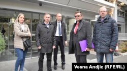 Zahtev RTS-u da javnost izveštava objektivno i nepristrasno: Predstavnici opozicionih partija ispred javnog servisa Srbije