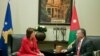الملك عبد الله في لقاء مع رئيسة كوسوفو عاطفة يحيى آغا على هامش المنتدى الاقتصادي. 
