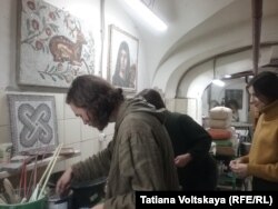 В учебных мастерских