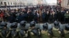 Росгвардия и митингующие на акции 31 января в Санкт-Петербурге