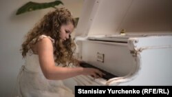 Пианистка из Крыма Христина Михайличенко, архивное фото 