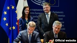 Ceremonija potpisivanja vizne liberalizacije za Ukrajinu 17. maja 2017 u Strazburu. EU je zvanično objavila danas, a stupa na snagu 11. juna. 