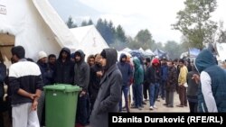 Migranti u kampu Vučjak u blizini Bihaća 