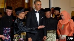 Король Малайзії Абдул Халім Муадзам Шах і президент США Барак Обама