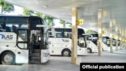 "Uzautotrans service" автобуслари.