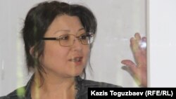 Гузяль Байдалинова, владелец и редактор оппозиционного сайта Nakanune.kz, на суде по ее делу. Алматы, 13 мая 2016 года.