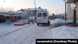 Скорая во дворе детсада "Сказка"
