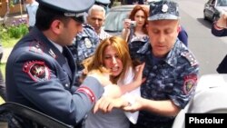 Armenia - Police forcibly remove Zaruhi Postanjian, an opposition mayoral candidate, from a campaign office of the ruling Republican Party in Yerevan, 14May2017.