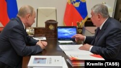 Владимир Путин и Игорь Сечин, Ново-Огарёво, 12 мая 2020 года