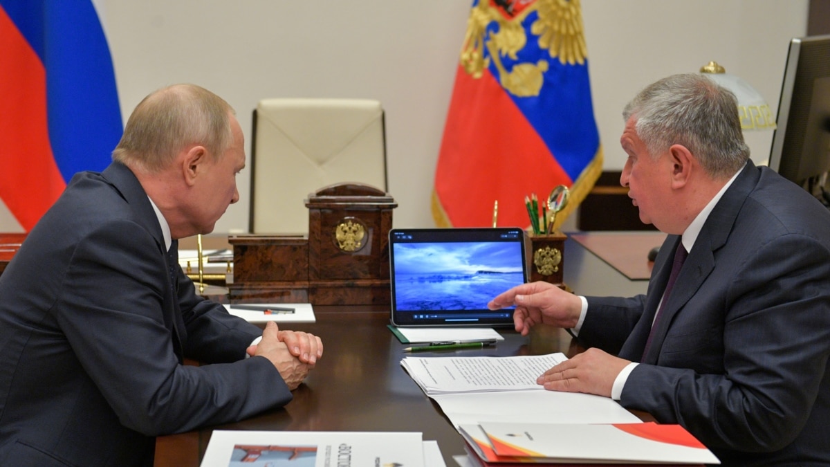 Putin allowed Rosneft to hide almost all financial information