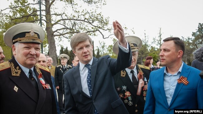Илья Пономарев на открытии парка Победы в Севастополе, апрель 2019 года
