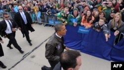 Барак Обама зустрічається з прихильниками у штаті Вісконсин, 1 листопада 2012 року