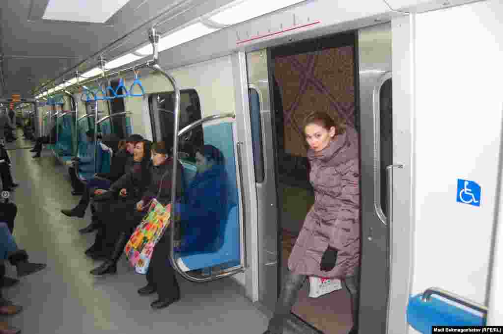В алматинском метро. 9 января 2013 года.