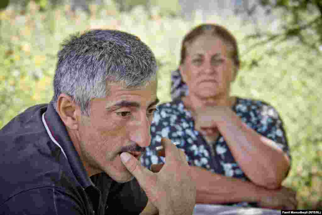 İyulun axırı - avqustun əvvəllərində olan atışmalar Orta Qərvənd kənd sakinlərini qayğılandırıb. Bir çox ailə başçısı kimi Famil Bağırov da həyat yoldaşı ilə uşaqlarının təhlükəsizliyinə görə onları qonşuluqdakı kənddə yaşayan qohumlarıgilə yola salıb. Bir neçə gündür anası ilə evlərində tək qalıb. Famil Bağırov: «5-ə 10 dəqiqə işləmişdi, necə güllə səsi gəldisə, elə bil, yağış yağır».