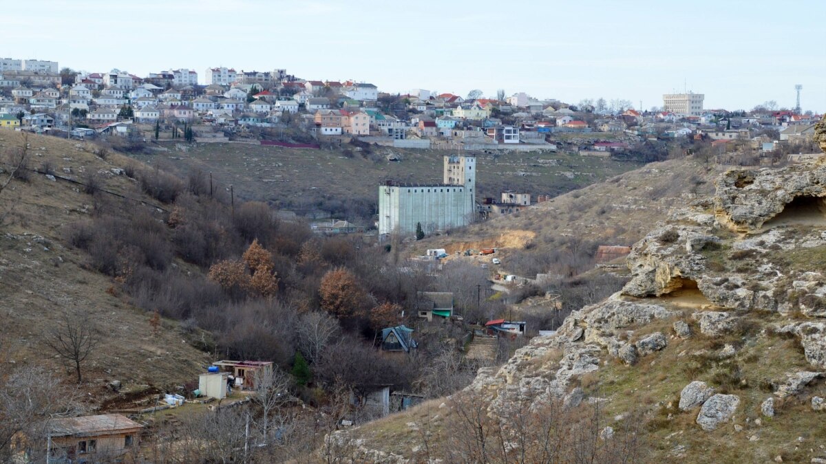 Сарандинакина балка в Севастополе: пещерный монастырь, гаражи и заброшенные  заводы