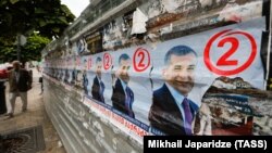 Предвыборные плакаты лидера «Европейской Грузии» Давида Бакрадзе на президентских выборах 2018 г.