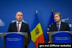 Premierul Pavel Filip și comisarul european Johannes Hahn, Bruxells