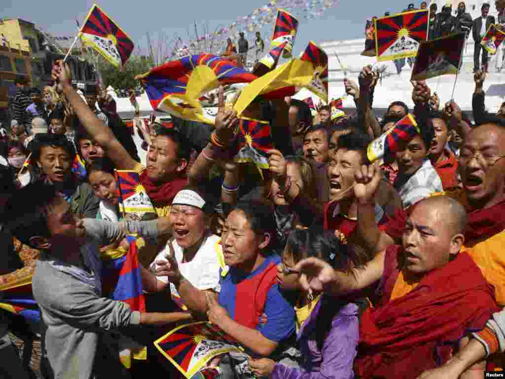 Непал. Тибетцы отмечают 51-ю годовщину антикитайского восстания в Лхасе.