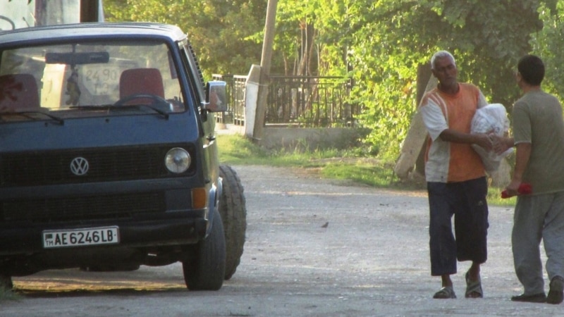 Tejenli gallaçylar özlerine berilmeli azodyň 25% kemeldilýändigini aýdyp, häkimiýetleri dökün ogurlygynda’ aýyplaýarlar