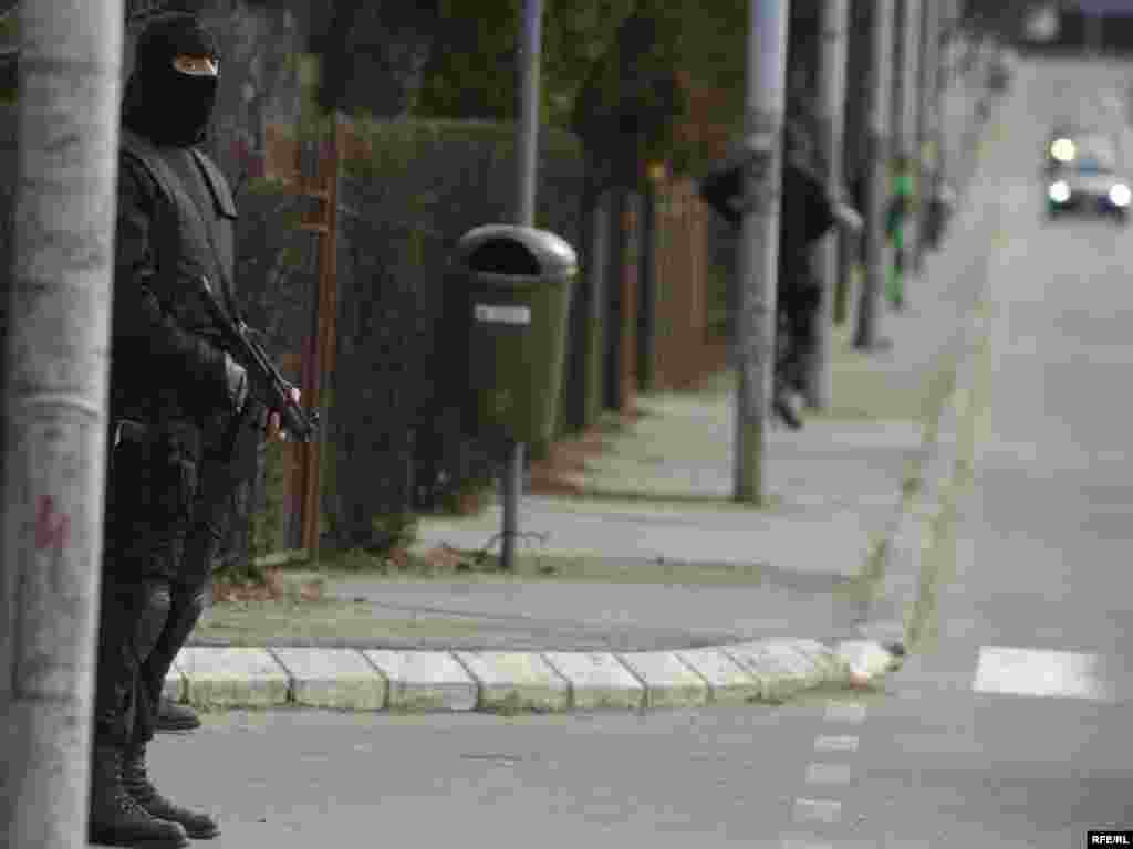 Policija je u Beogradu još jednom pretresla kuću haškog optuženika Ratka Mladića, ali najtraženiji bjegunac ni ovoga puta nije pronađen, 23.02.2010. Foto: Vesna Anđić 