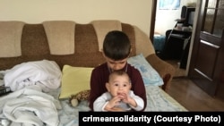 Крымское детство: еще 55 детей остались без отцов после обысков (фотогалерея)