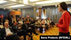 Predstava Centra za romske inicijative iz Nikšića u Skupštini Crne Gore