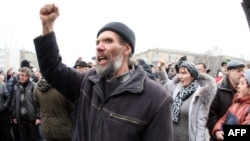 Separatiști pro-ruși în Donețk, 5 martie 2014.