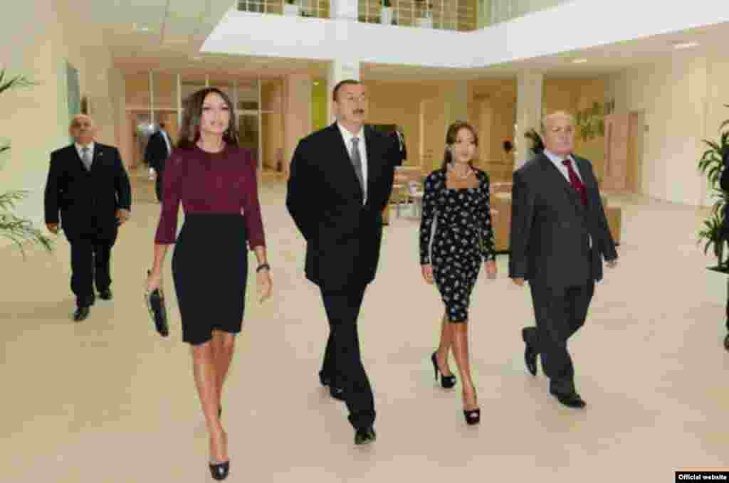 Nərgiz Paşayeva, prezident və xanımı ilə birlikdə Bakıda yeni inşa olunmuş MDU Bakı filialının açılışında