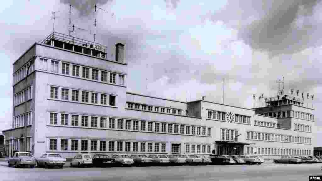 Здание Радио Освобождение (с 1959 года – Радио Свобода) в Мюнхене. Бывший аэропорт в Обервизенфельде (1953–1966 годы)