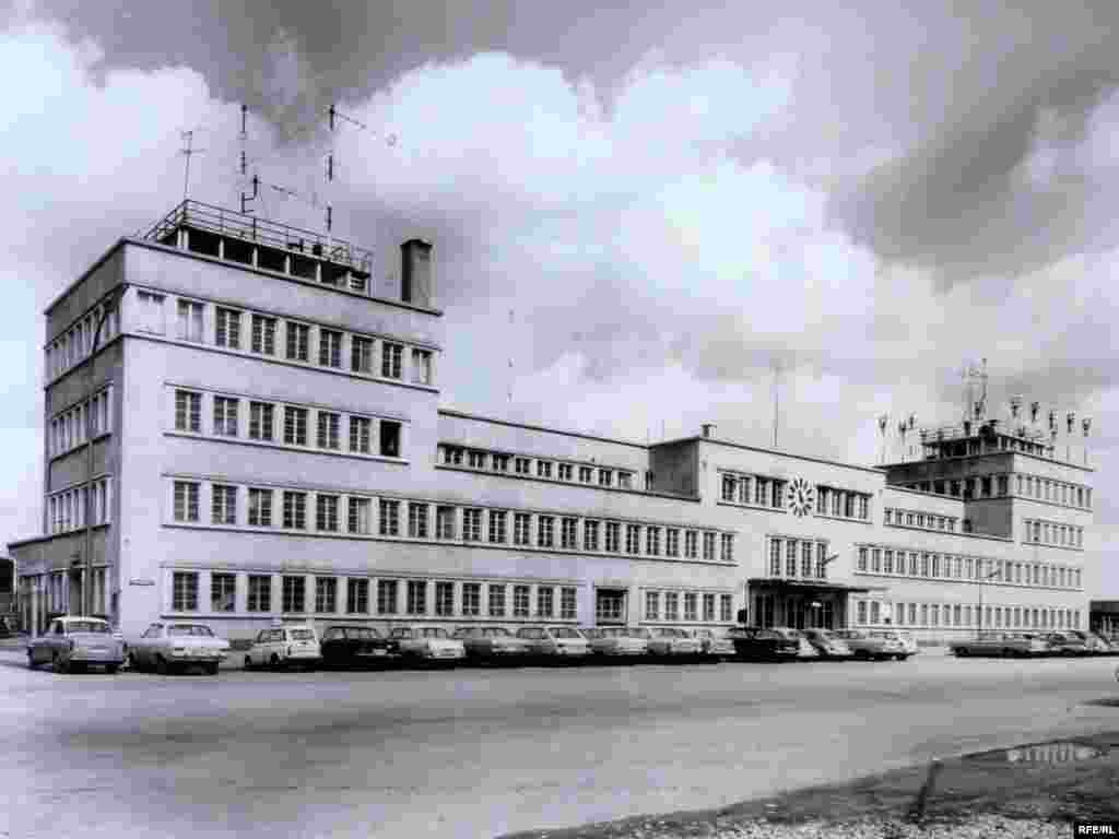 Здание Радио Освобождение (с 1959 года – Радио Свобода) в Мюнхене. Бывший аэропорт в Обервизенфельде (1953–1966 годы)